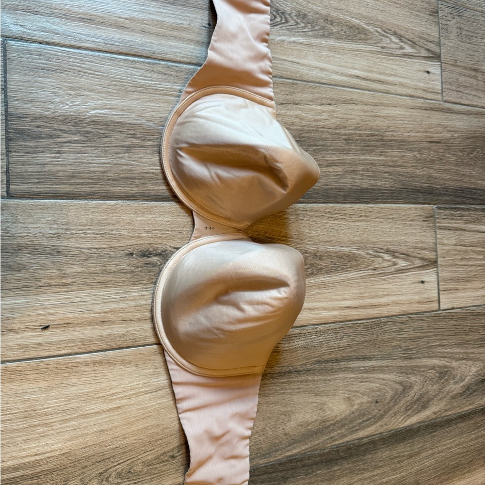 Victoria's Secret Cream Bra